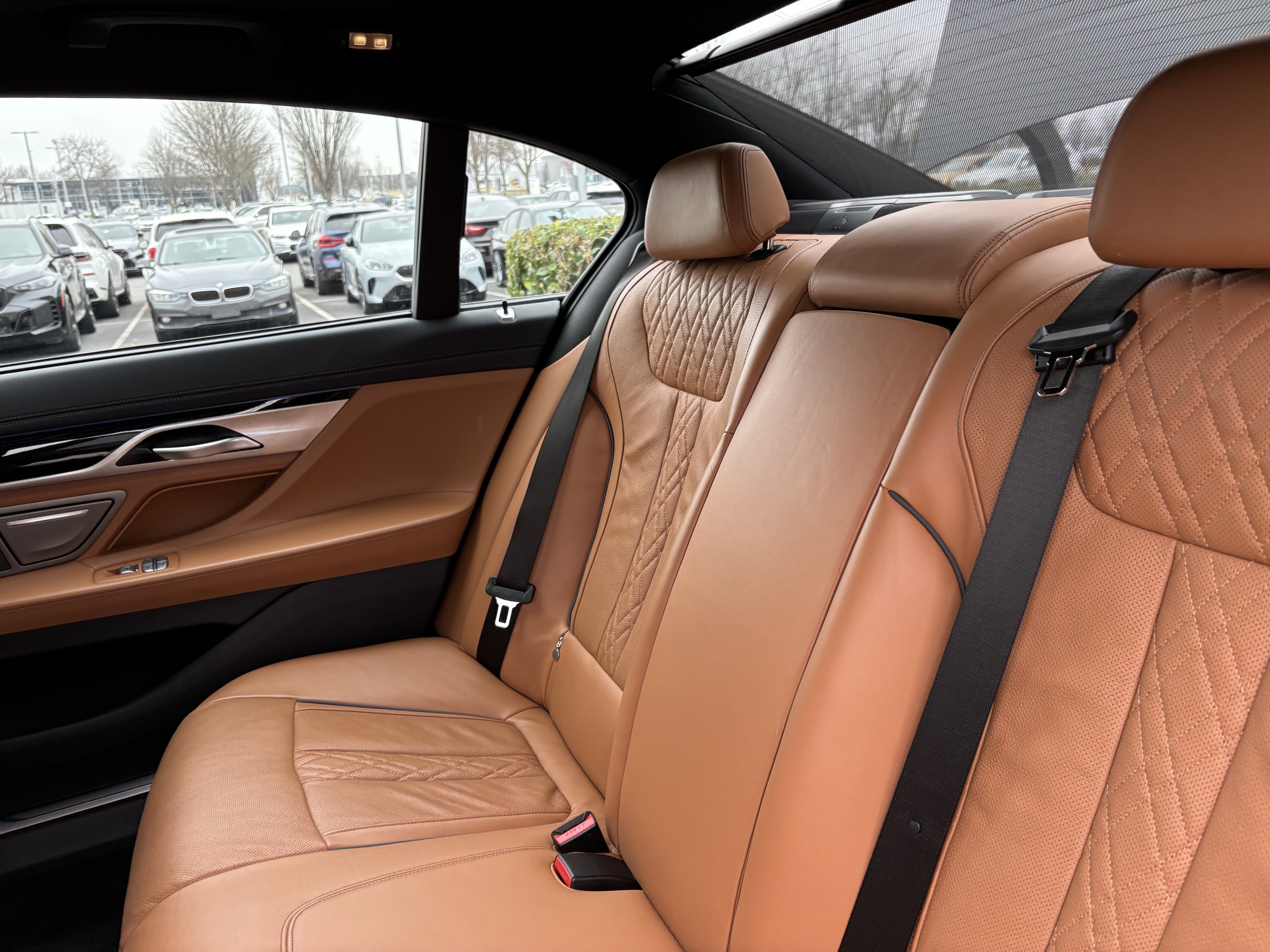 Used 2022 BMW 745e xDrive w/ M Sport Package image 33