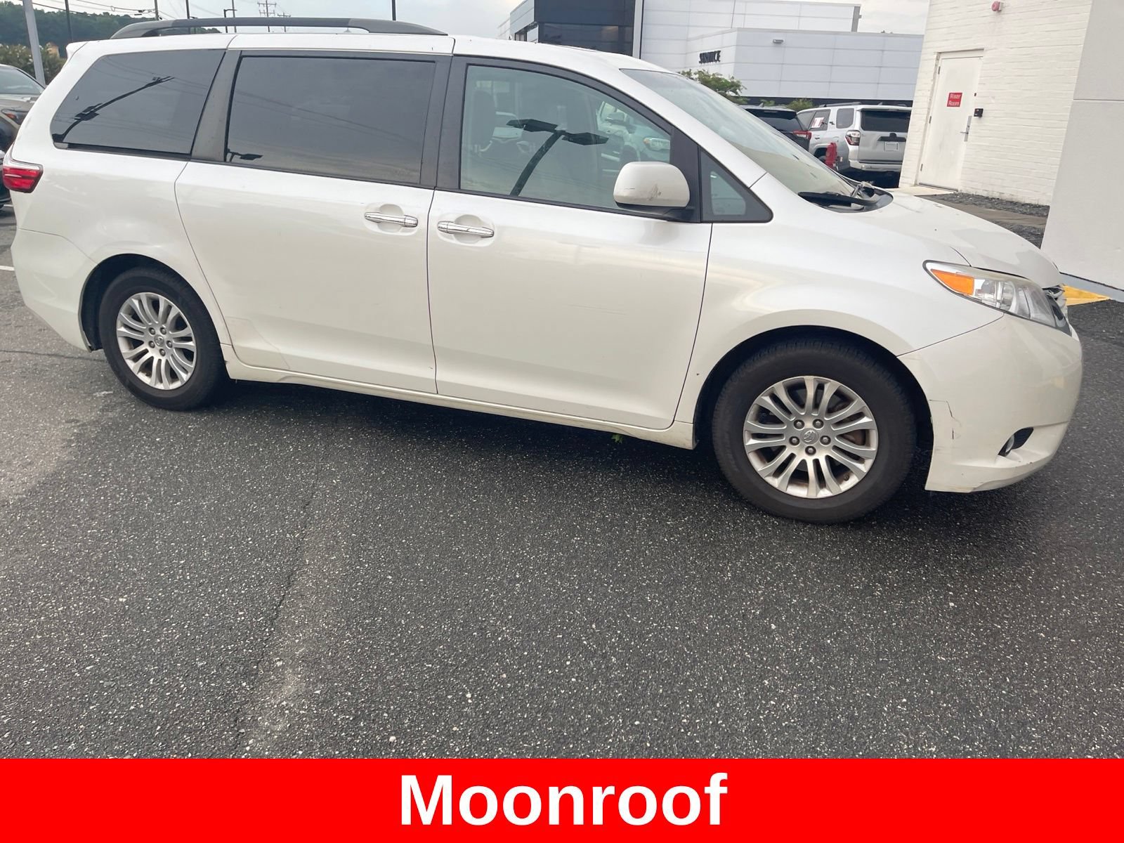 Used 2016 Toyota Sienna XLE FWD image 8