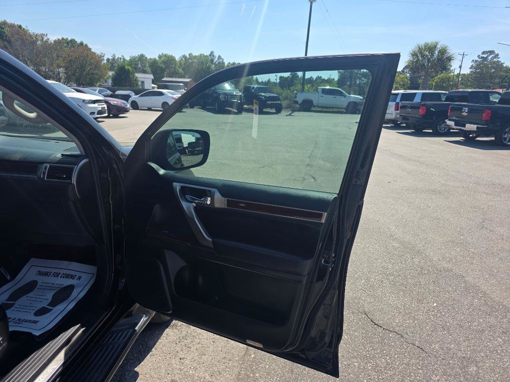 Used 2011 Lexus GX 460 Premium w/ Comfort Plus Pkg AWD/4WD image 10