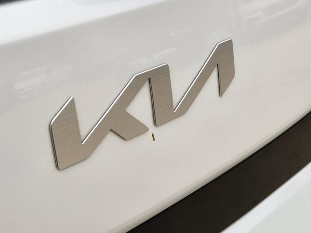 Certified 2025 Kia Soul LX w/ LX Technology Package image 11
