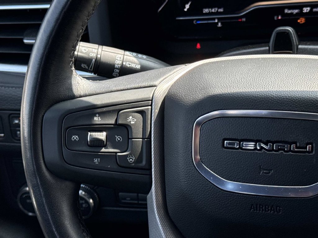 Used 2024 GMC Yukon XL Denali w/ Advanced Technology Package RWD image 11