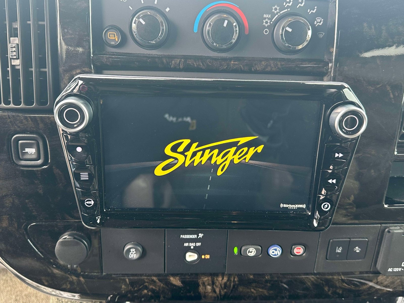 Used 2022 Chevrolet Express 2500 Extended w/ Enhanced Convenience Package image 9