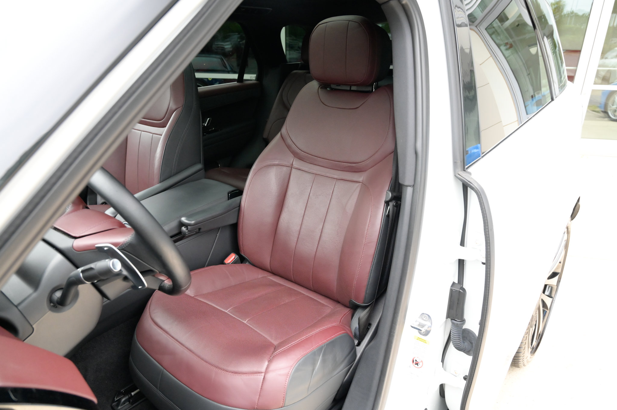 Used 2023 Land Rover Range Rover Sport SE Dynamic AWD/4WD image 18