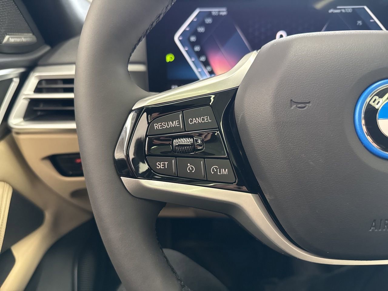 New 2025 BMW i4 xDrive40i image 21