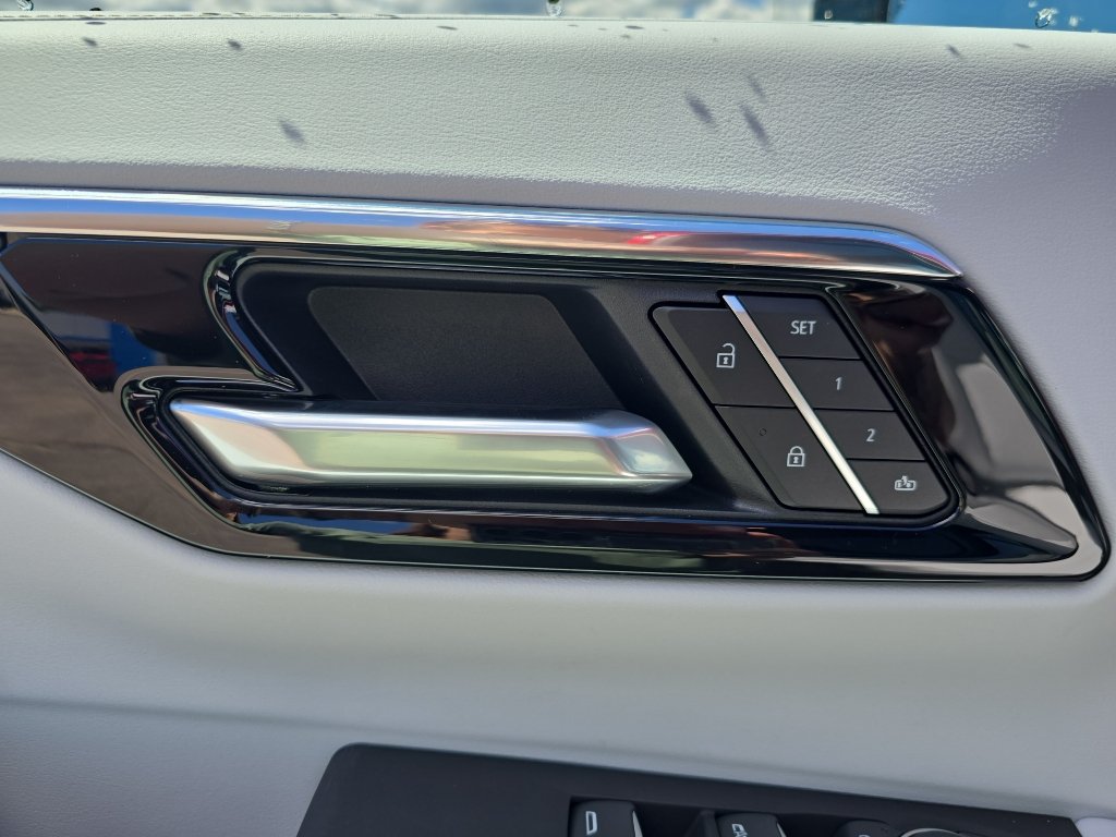 New 2026 Chevrolet Tahoe Premier w/ Sun And Tow Package AWD/4WD image 12