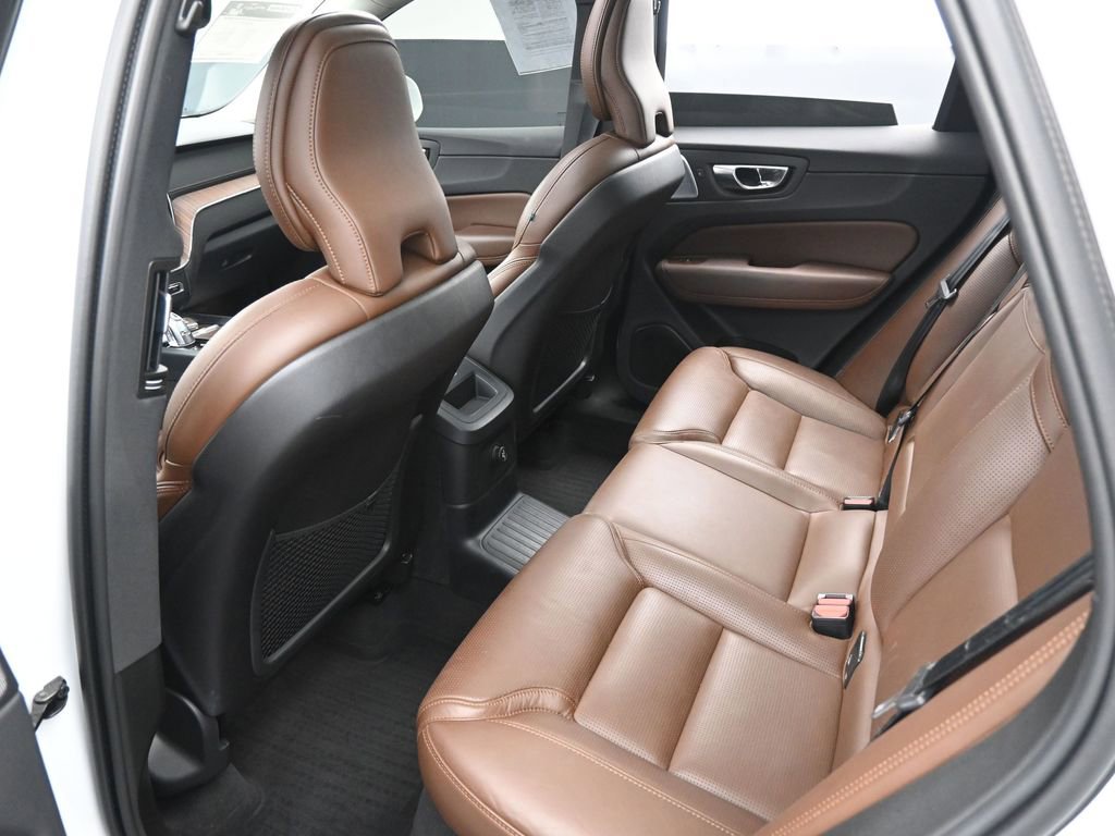 Used 2019 Volvo XC60 T8 Inscription w/ Advanced Package image 27