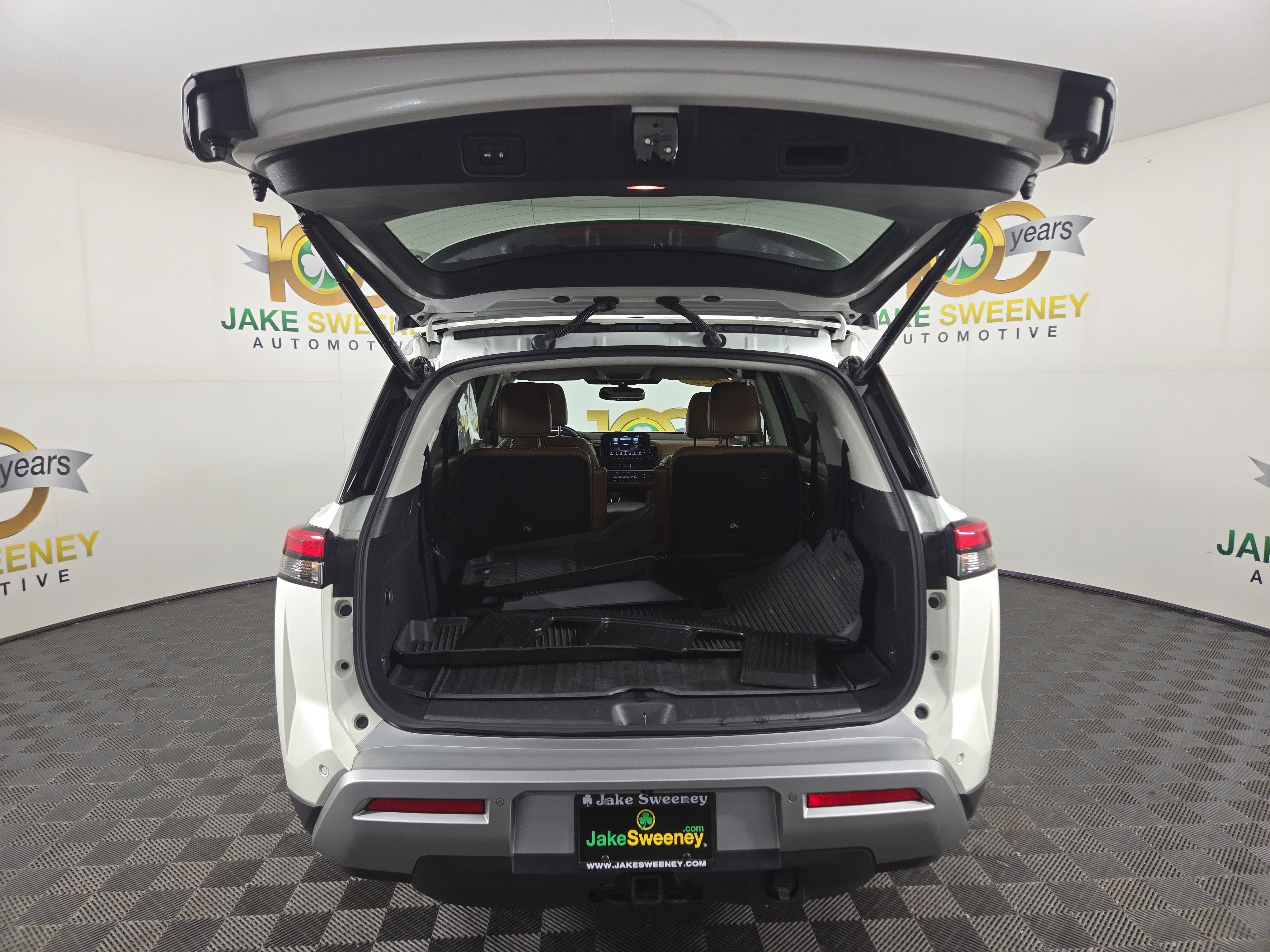 Used 2022 Nissan Pathfinder Platinum w/ Cargo Package image 35