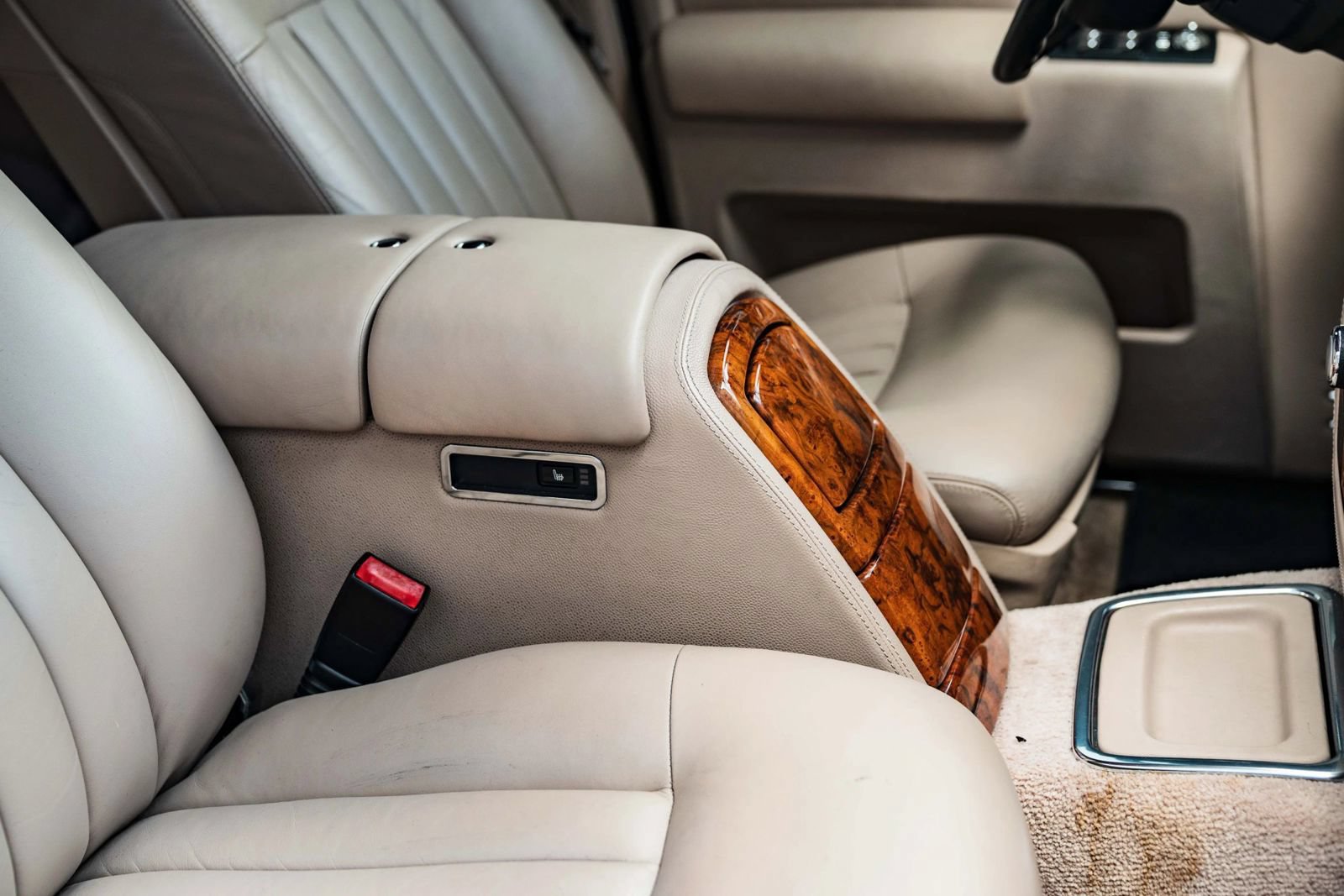 Used 2004 Rolls-Royce Phantom Sedan RWD image 40