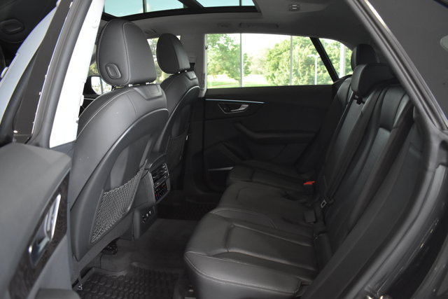 Used 2020 Audi Q8 Premium Plus w/ Premium Plus Package AWD/4WD image 24