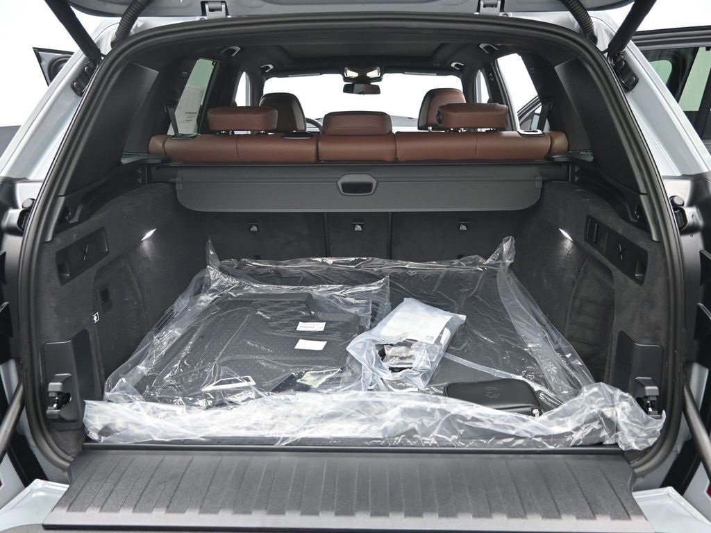 New 2026 BMW X5 M60i w/ Executive Package image 27