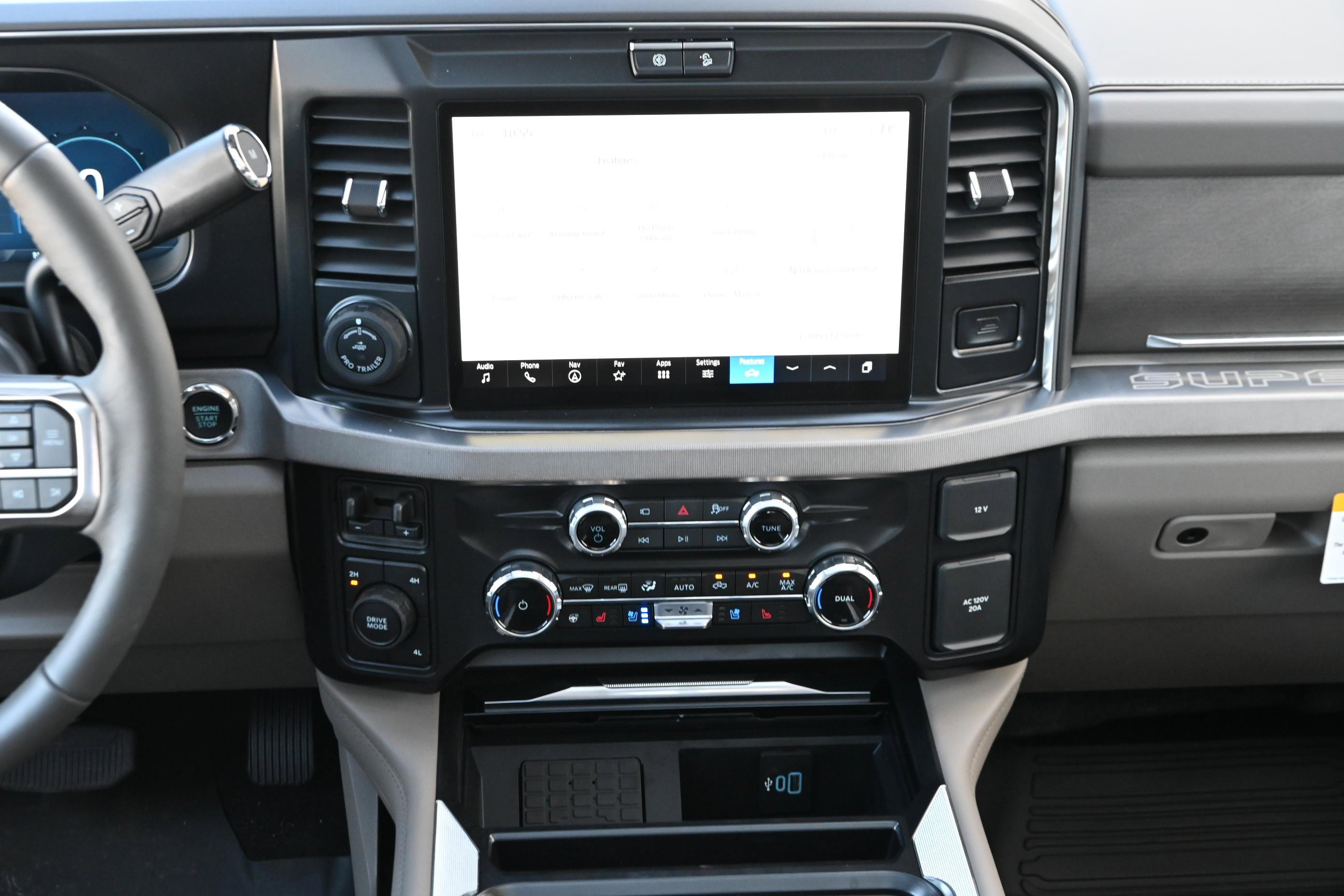 Used 2026 Ford F450 Platinum w/ Platinum Plus Package image 28