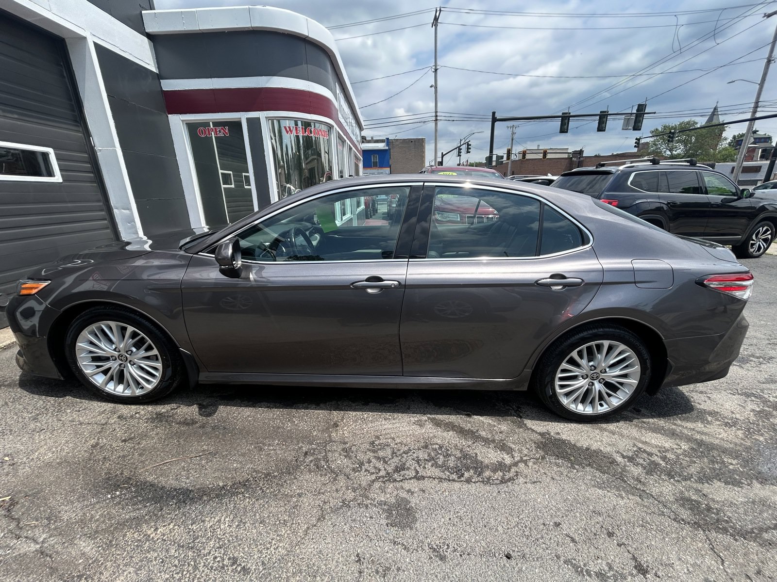 Used 2020 Toyota Camry XLE AWD/4WD image 5