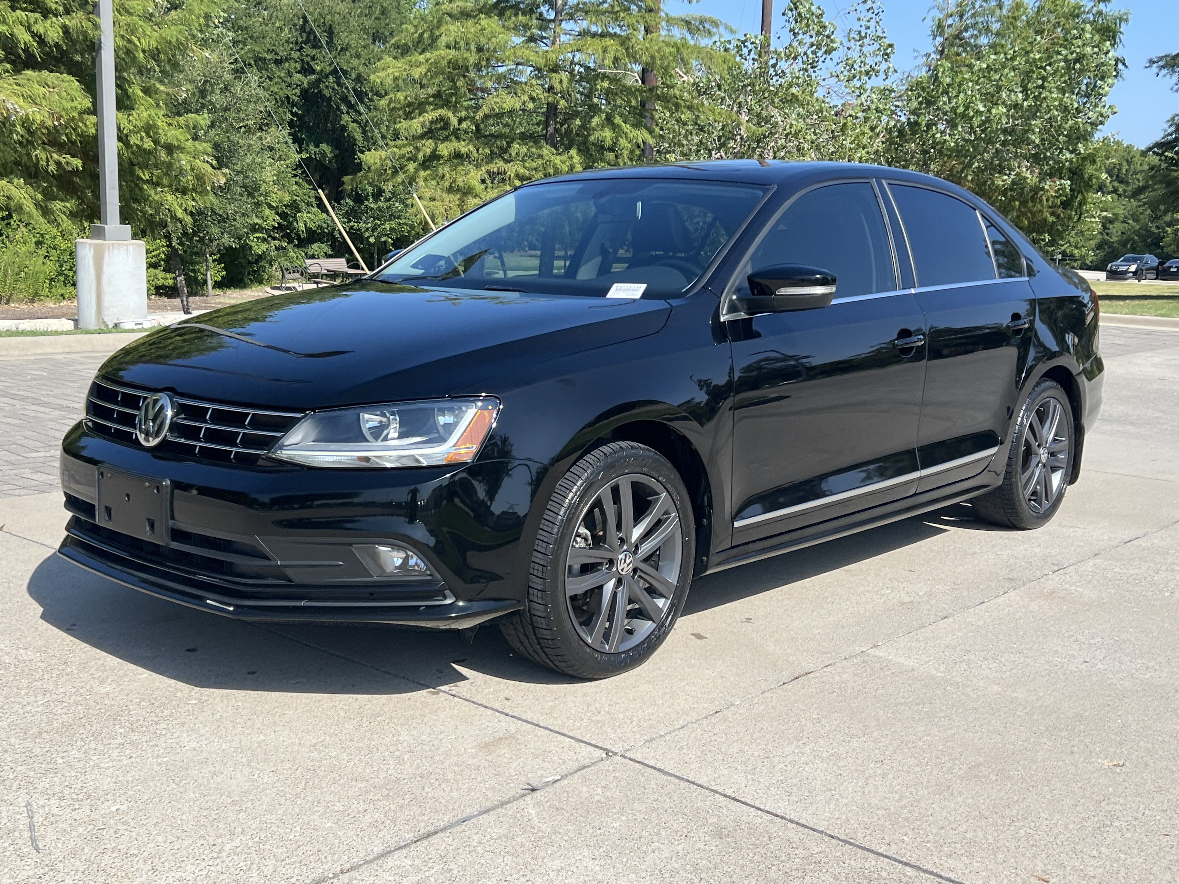 Used 2018 Volkswagen Jetta SEL FWD image 4