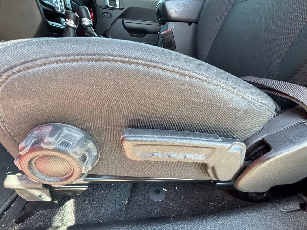 Used 2021 Jeep Wrangler Sport image 10