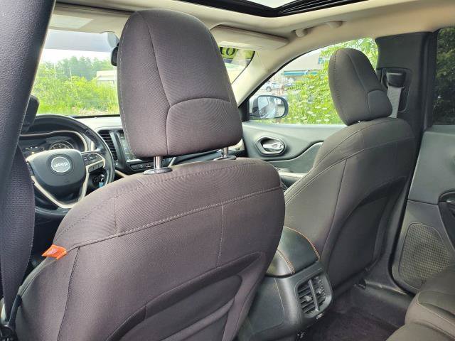 Used 2016 Jeep Cherokee 75th Anniversary FWD image 25