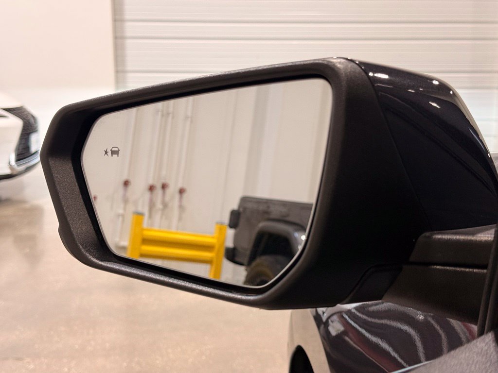 Used 2022 Chevrolet Equinox RS w/ RS Leather Package FWD image 12