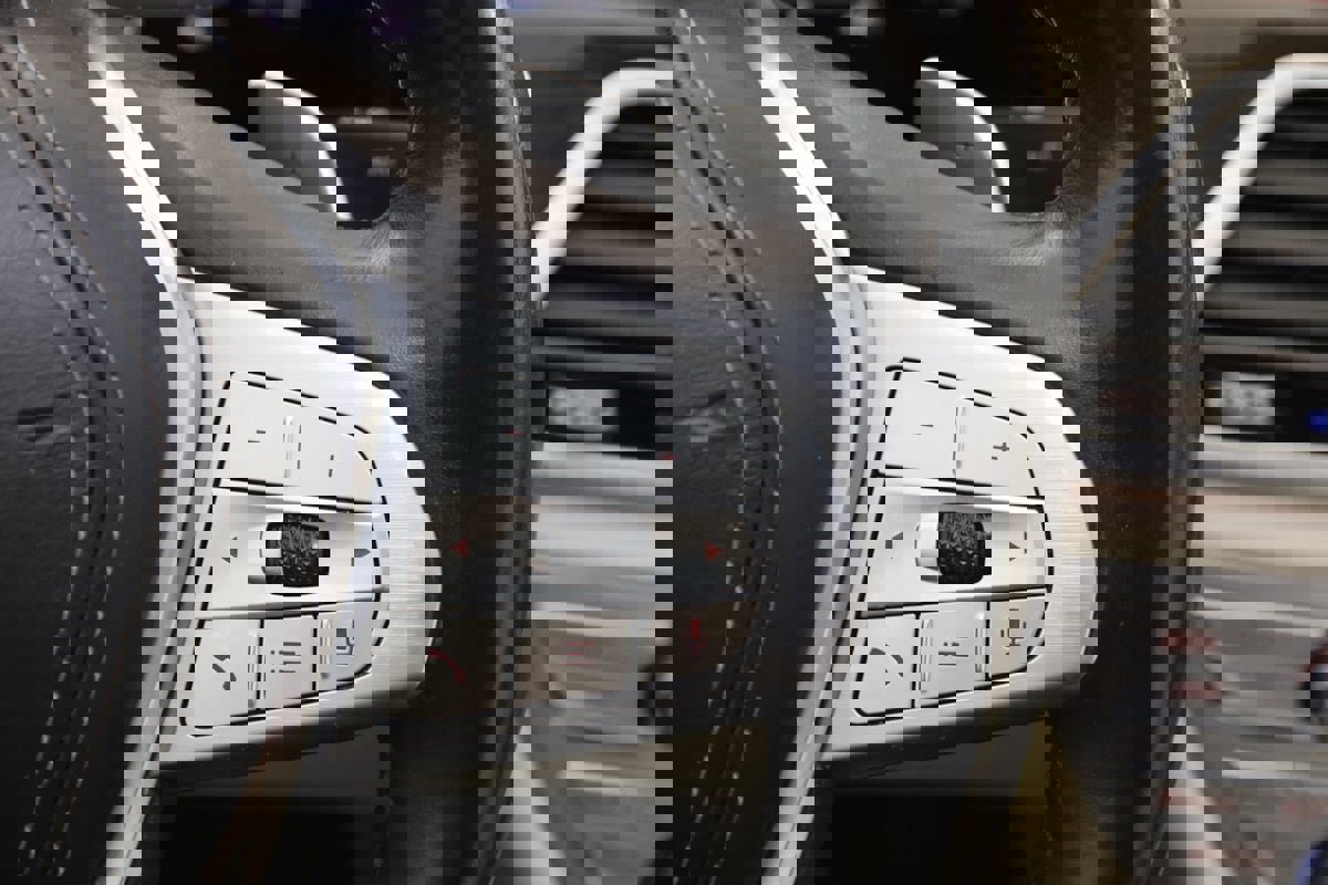 Used 2020 BMW 740i xDrive w/ Cold Weather Package image 44