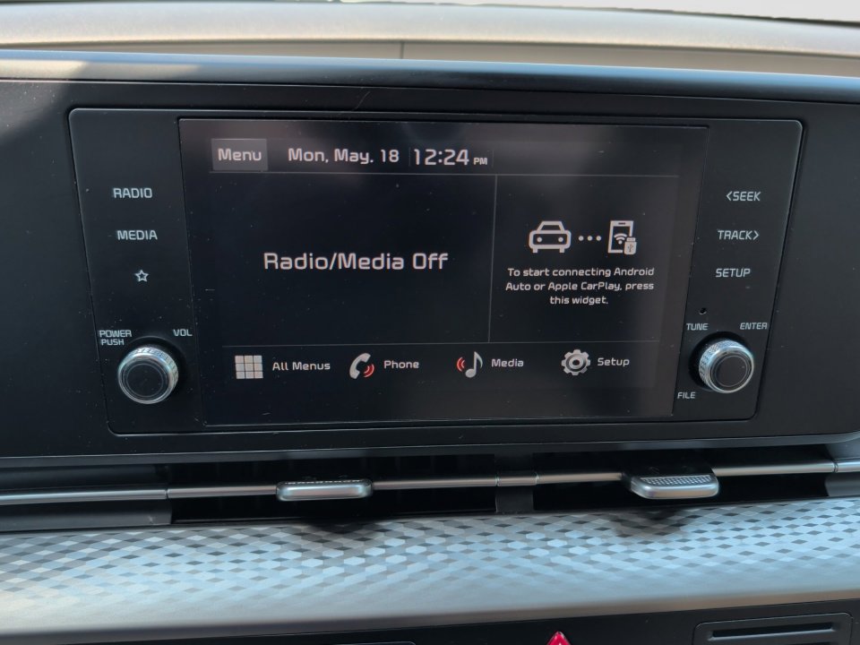 Used 2024 Kia Carnival LX FWD image 21