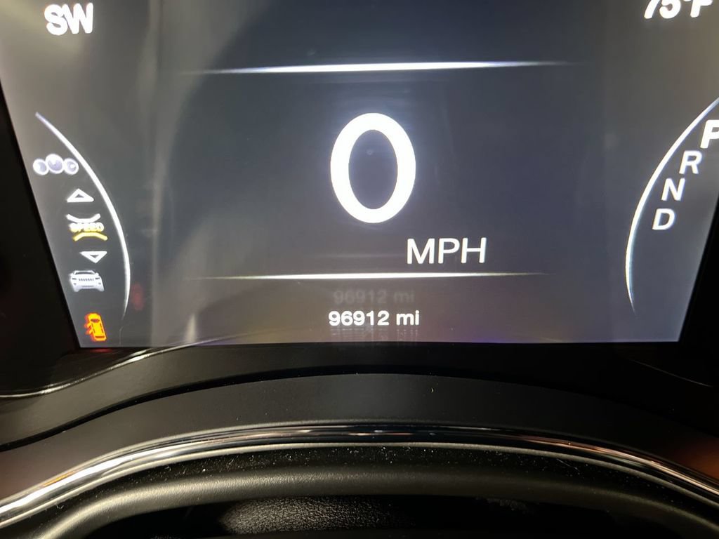 Used 2020 Jeep Grand Cherokee Altitude AWD/4WD image 13