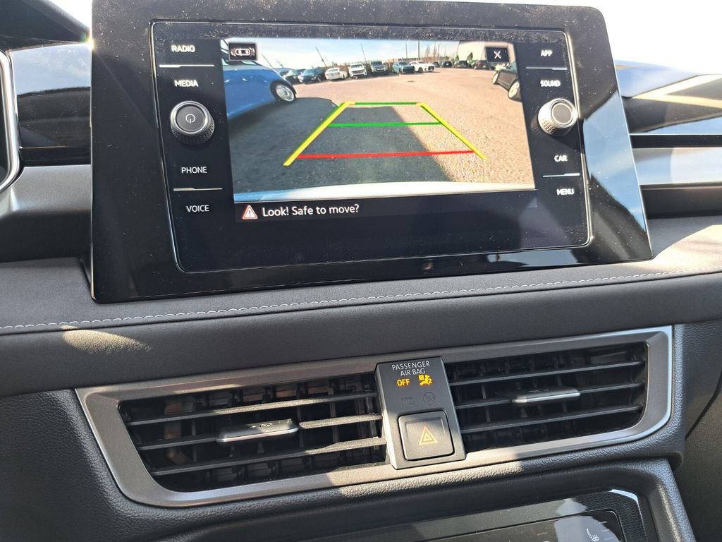 New 2026 Volkswagen Taos SE image 10