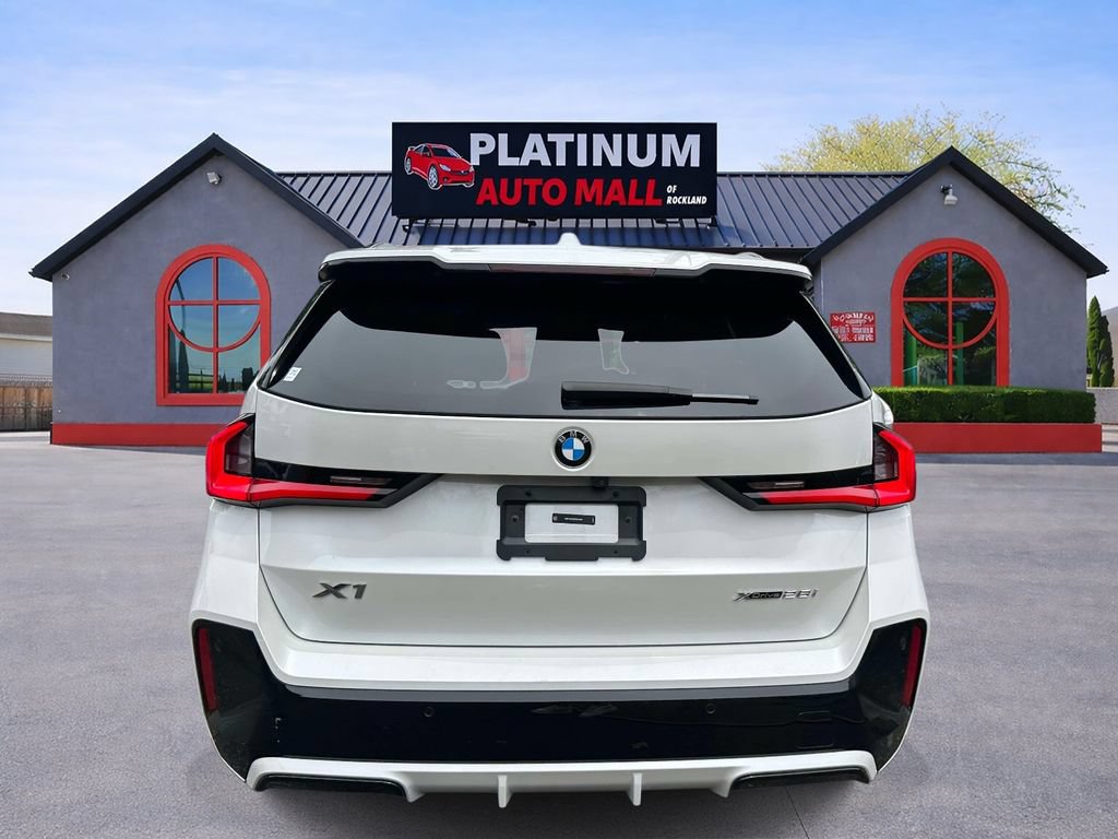 Used 2023 BMW X1 xDrive28i w/ Premium Package AWD/4WD image 4