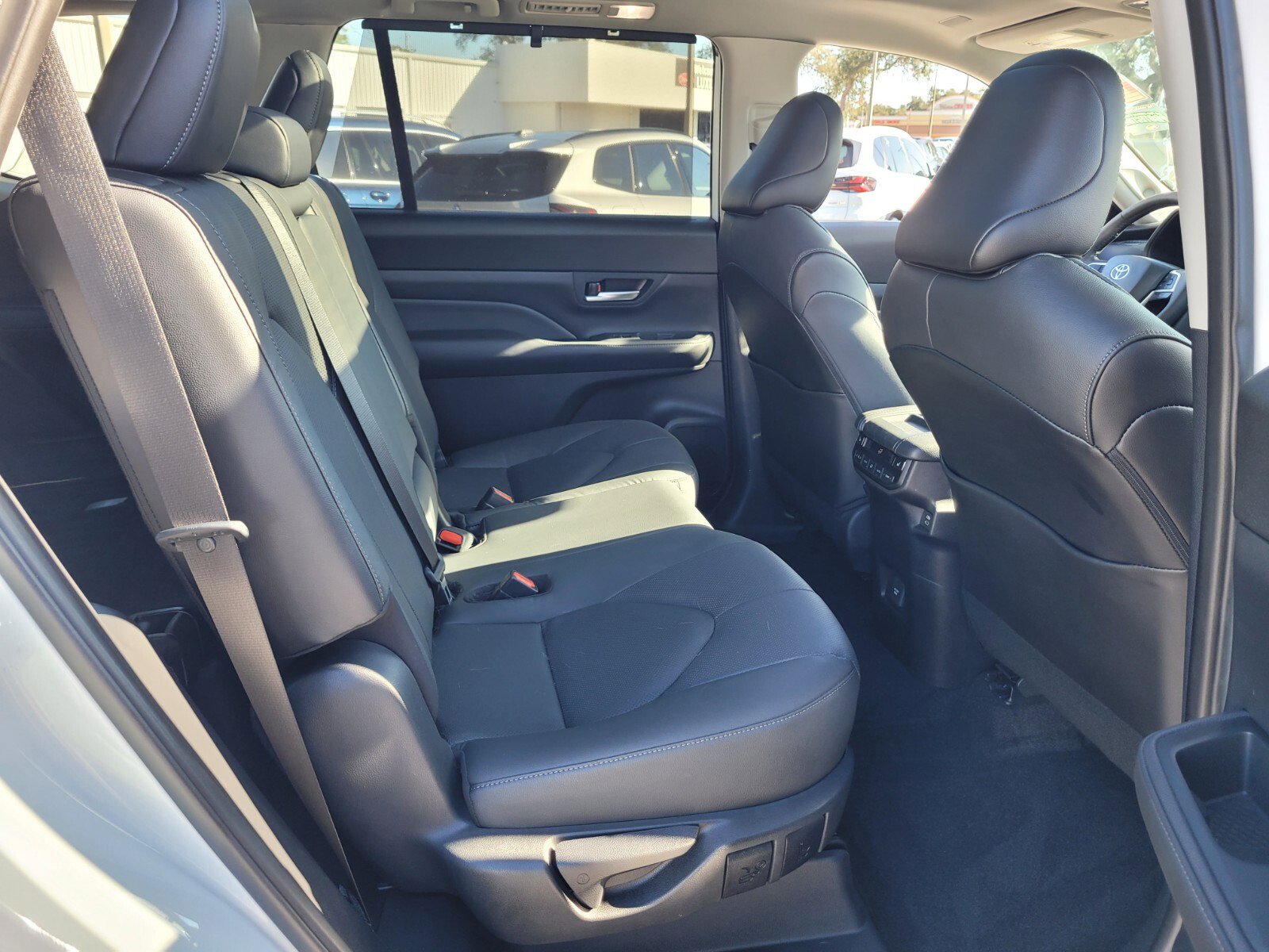 Used 2024 Toyota Grand Highlander Limited image 16