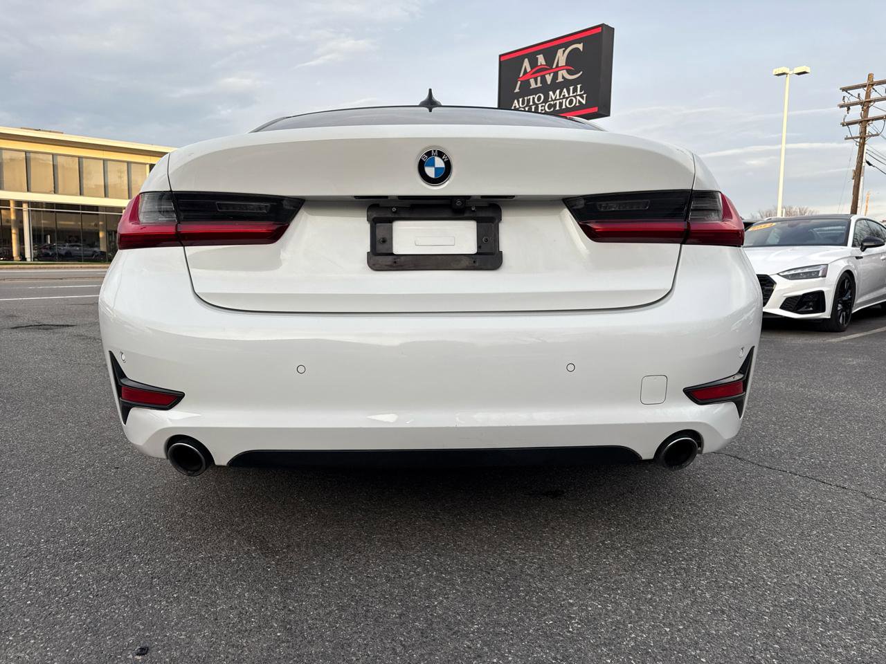 Used 2021 BMW 330i xDrive Sedan w/ Premium Package image 22