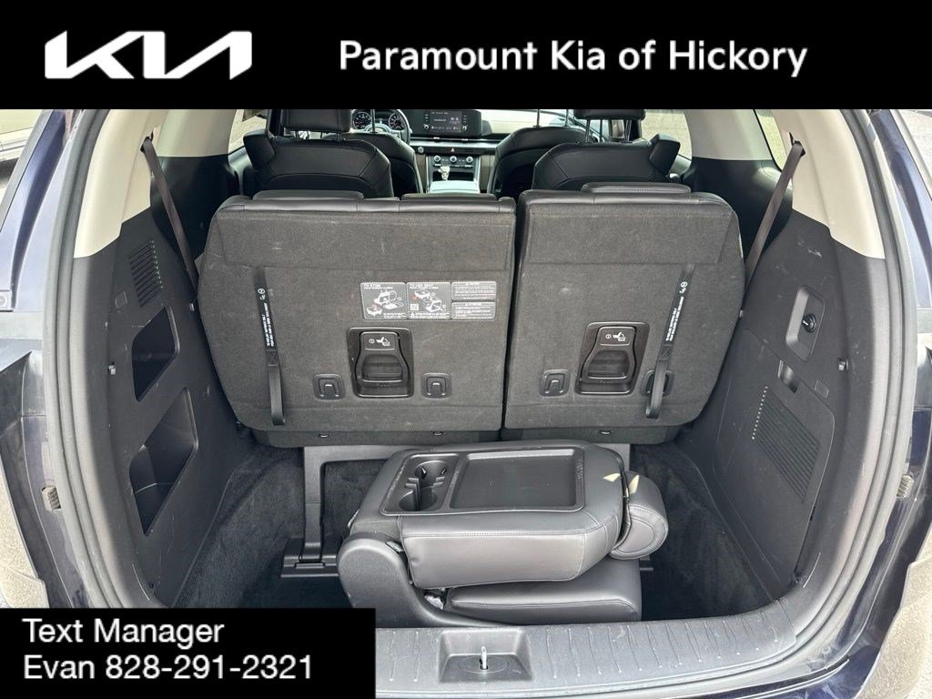 Used 2024 Kia Carnival LX FWD image 11