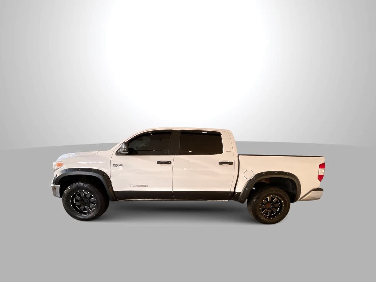 Used 2016 Toyota Tundra SR5 w/ SR5 Upgrade Package AWD/4WD image 5
