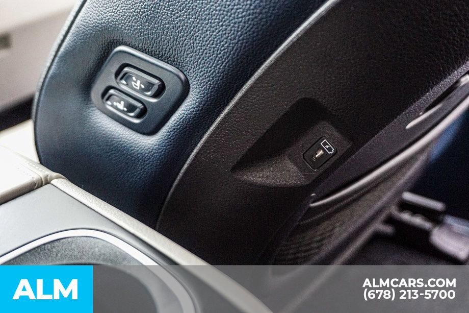 Used 2025 Kia Carnival SX Prestige image 35