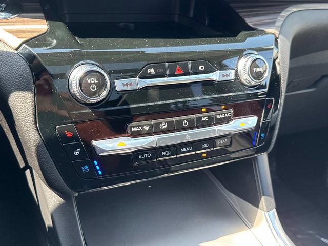 Used 2022 Ford Explorer Limited w/ Equipment Group 301A image 31