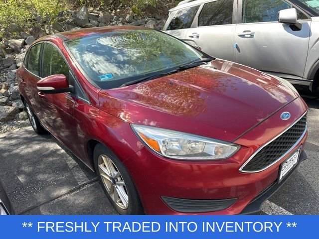 Used 2015 Ford Focus SE FWD image 1