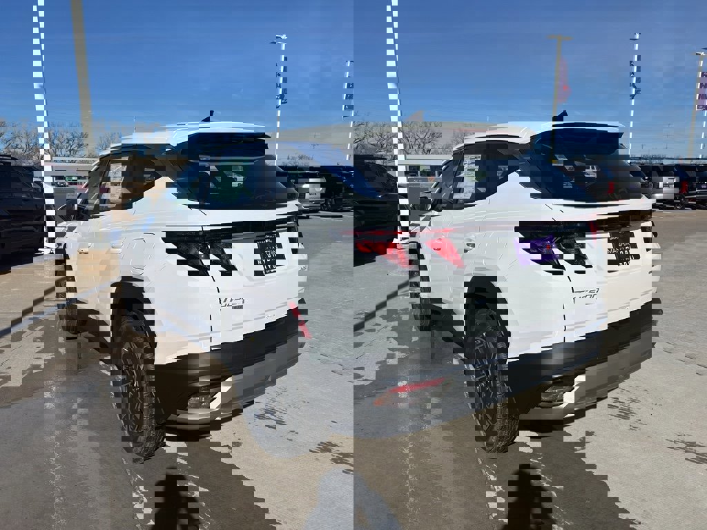 New 2026 Hyundai Tucson Blue SE image 6