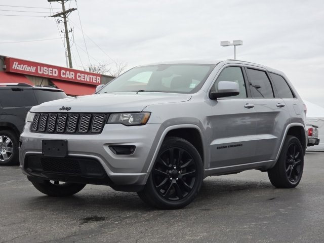Used 2018 Jeep Grand Cherokee Altitude image 2