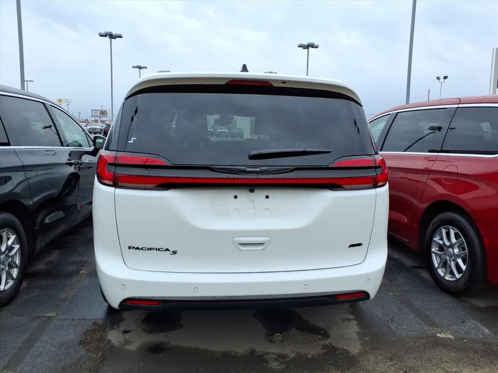 New 2026 Chrysler Pacifica Select w/ S Appearance Package image 20