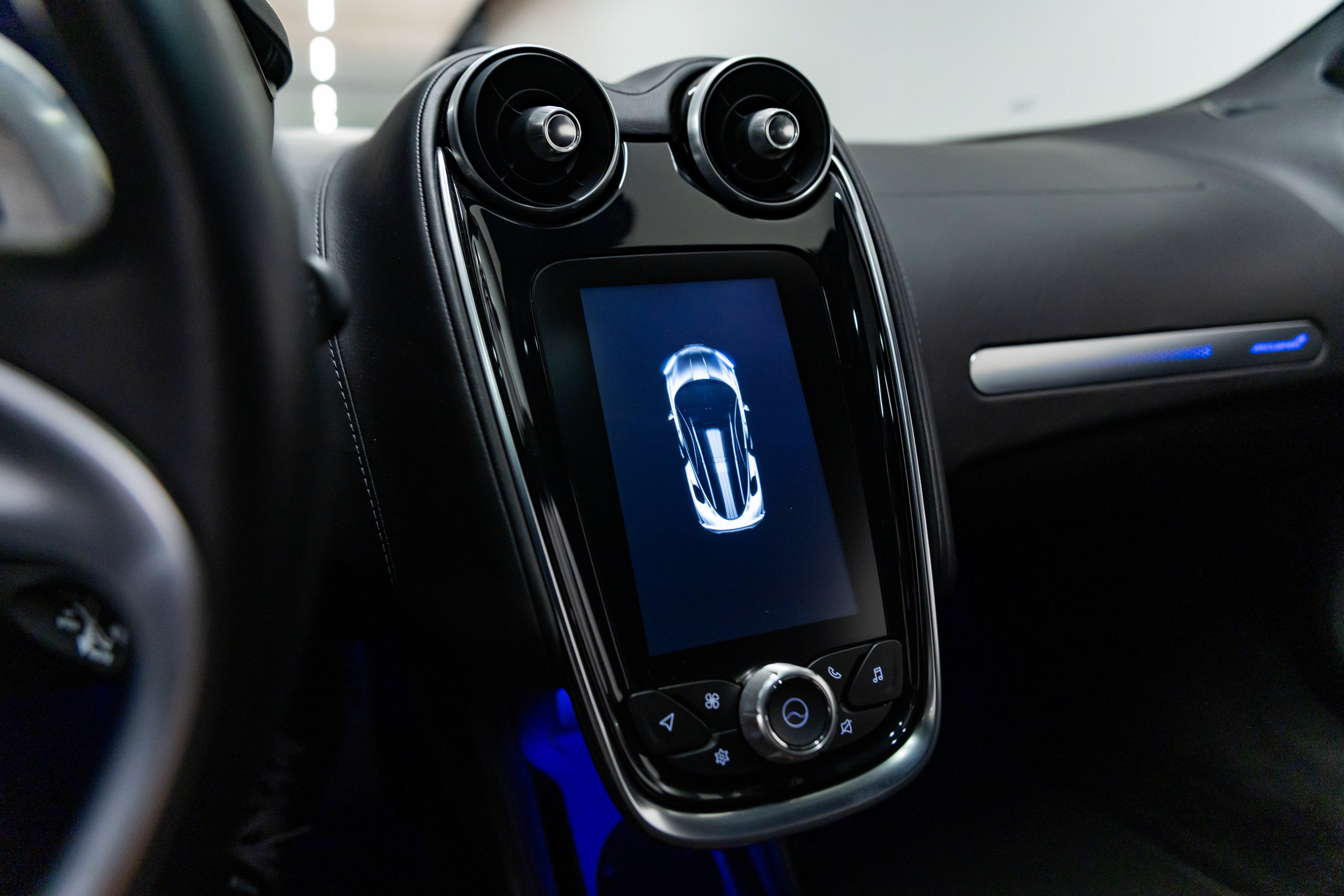 Used 2020 McLaren GT RWD image 26
