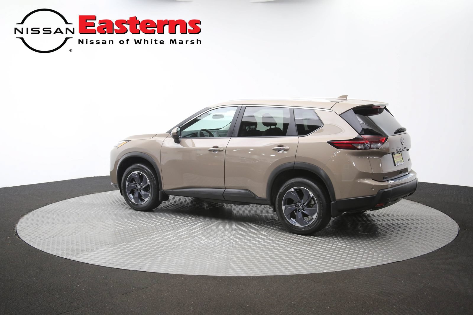 Used 2024 Nissan Rogue SV w/ SV Premium Package FWD image 62