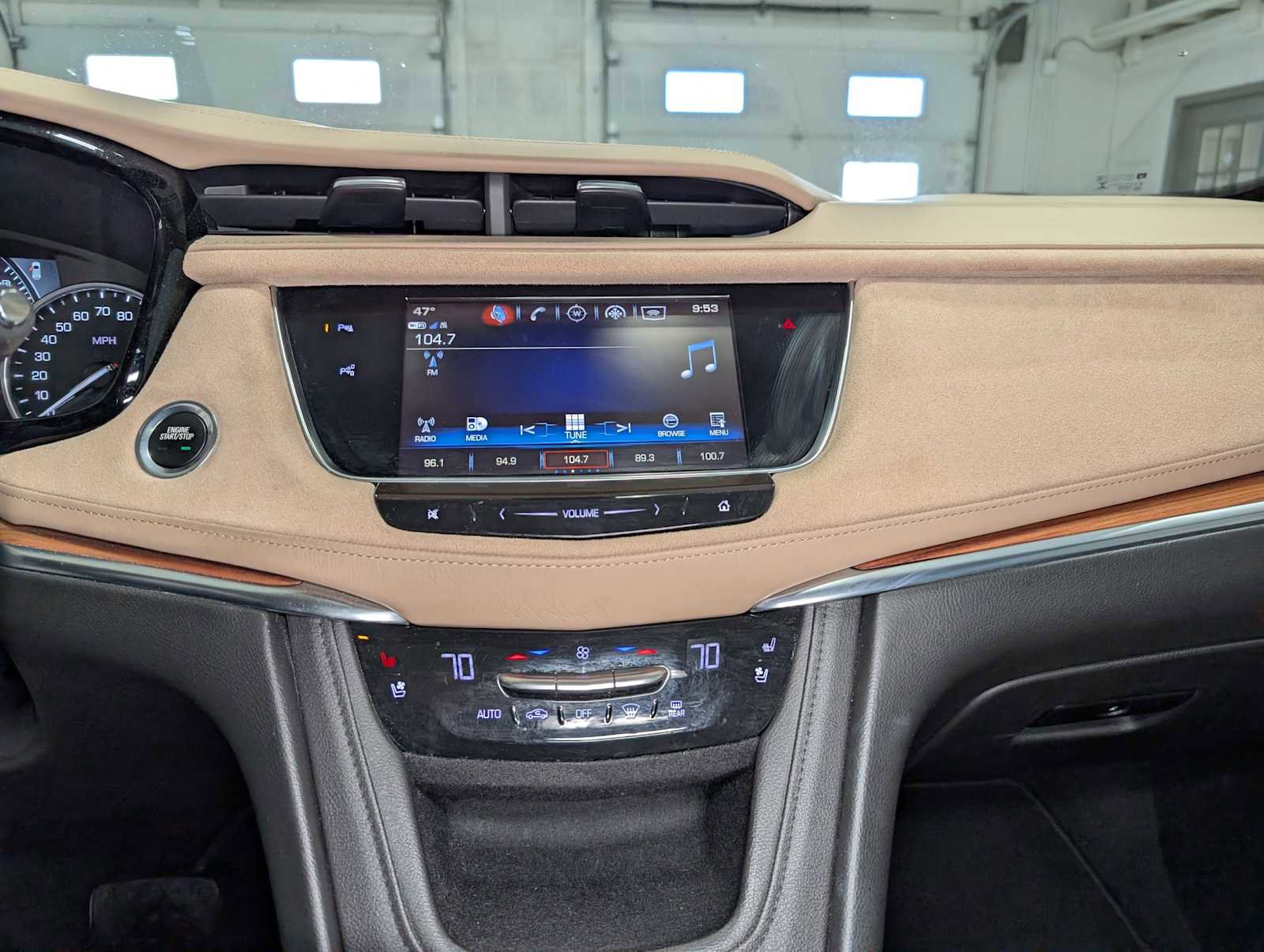 Used 2018 Cadillac XT5 Platinum w/ Driver Assist Package AWD/4WD image 32