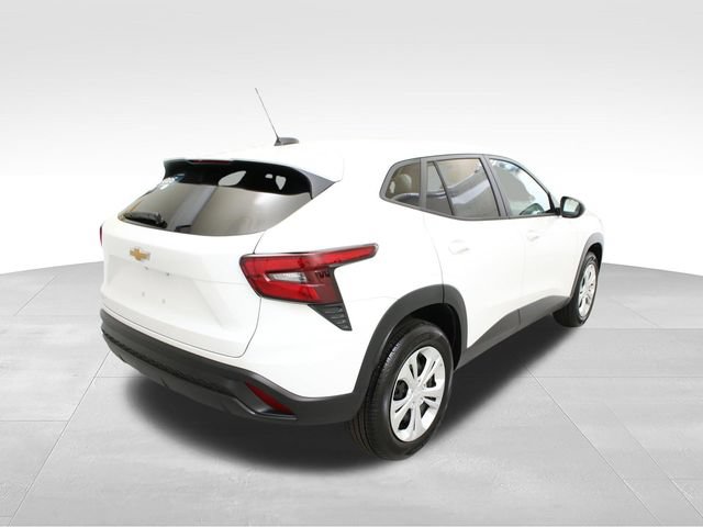 Certified 2025 Chevrolet Trax LS FWD image 9