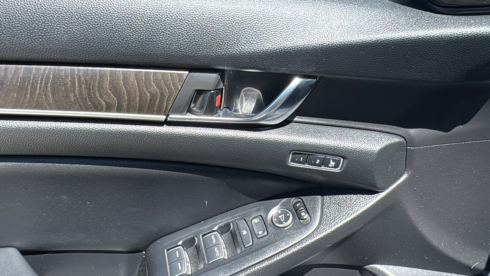 Used 2021 Honda Accord Touring image 13