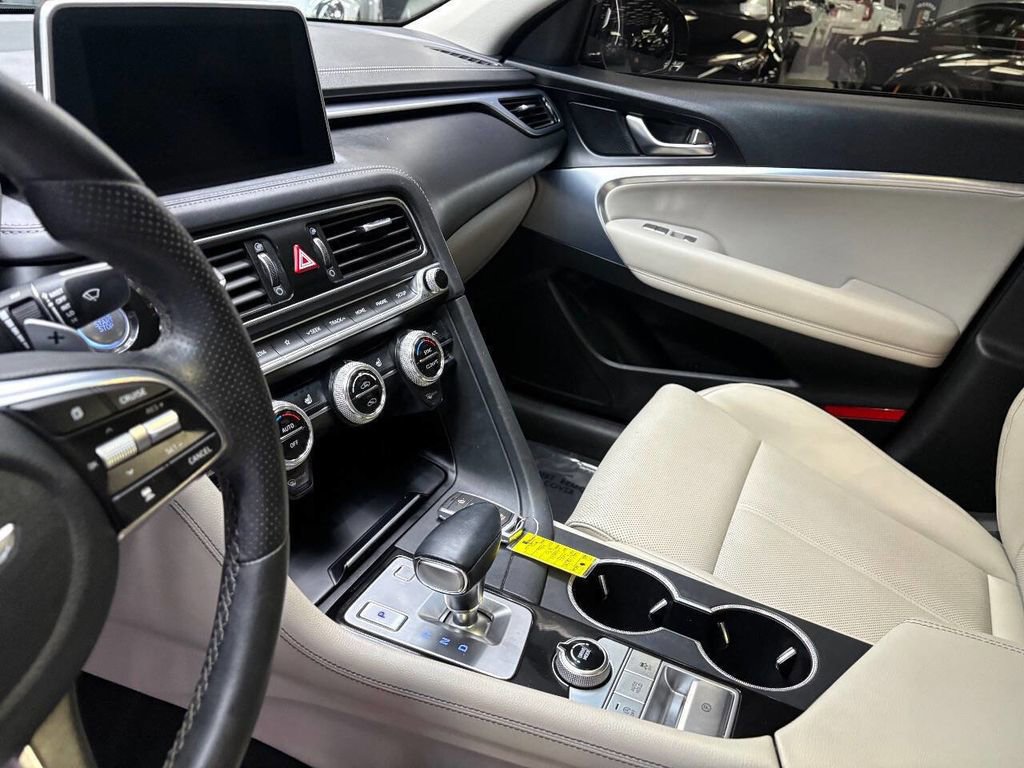 Used 2021 Genesis G70 2.0T AWD/4WD image 18