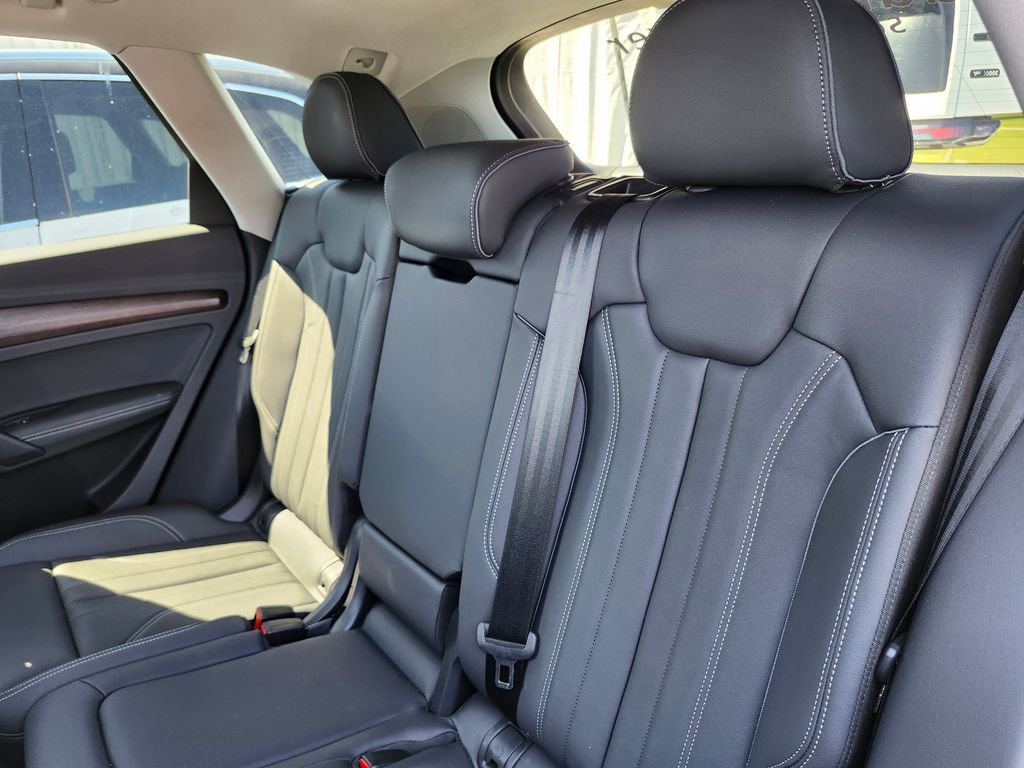Certified 2025 Audi Q5 2.0T Premium Plus w/ Premium Plus Package image 13