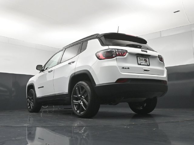 New 2026 Jeep Compass Limited w/ Sun, Sound & Navigation Group AWD/4WD image 22