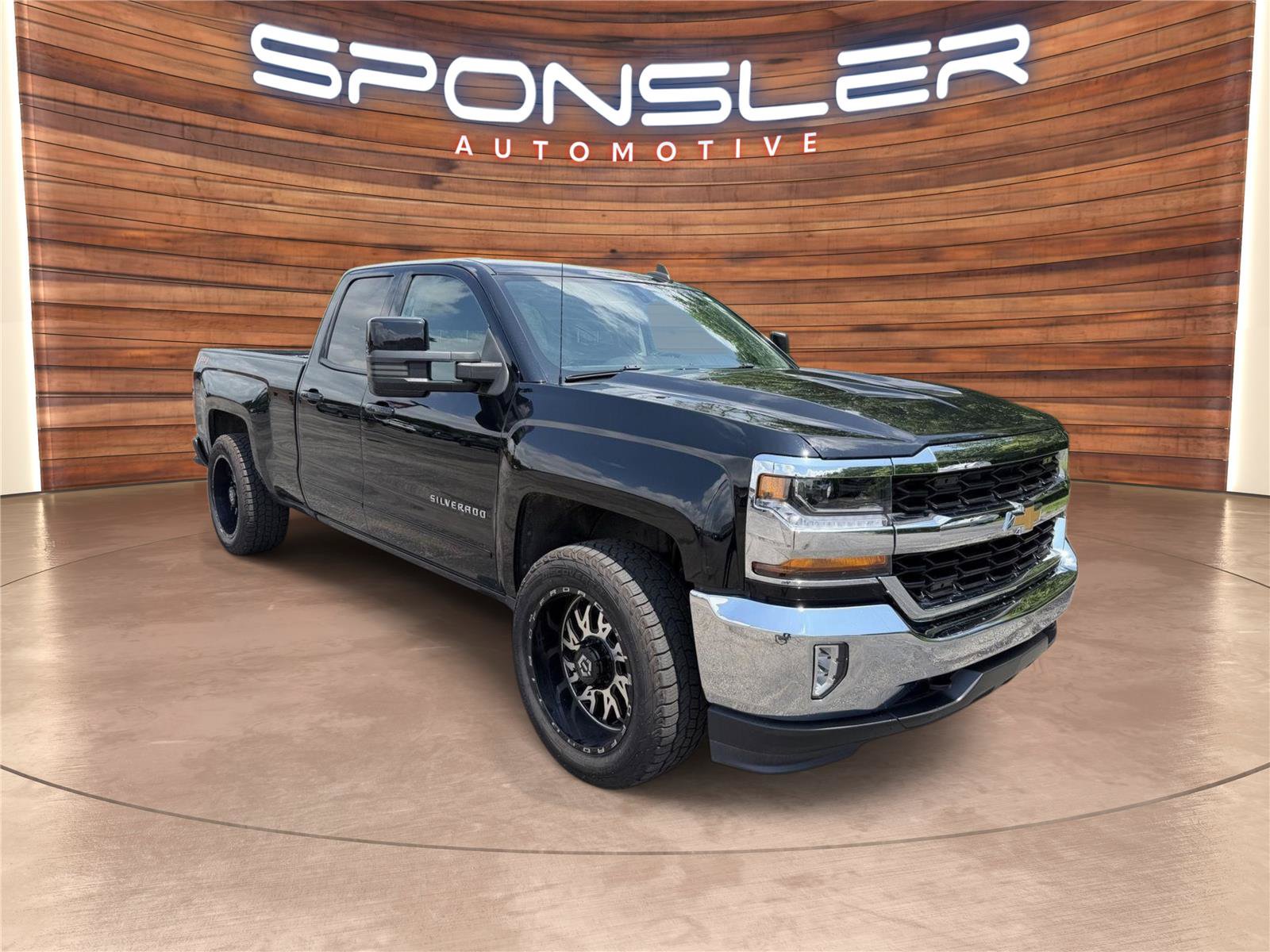 Used 2019 Chevrolet Silverado 1500 LT w/ All Star Edition AWD/4WD image 7