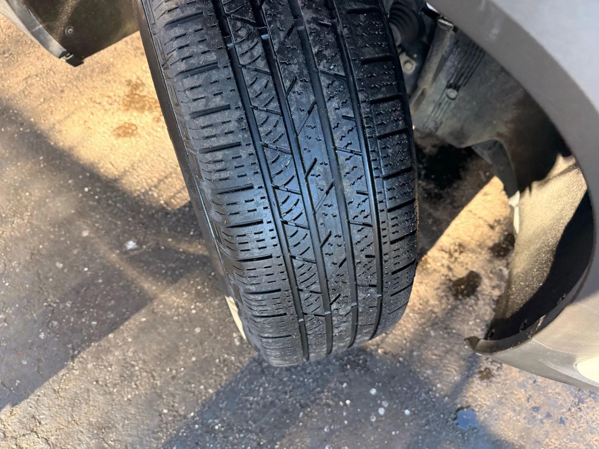 Used 2022 GMC Acadia SLT w/ LPO, Floor Liner Package image 89