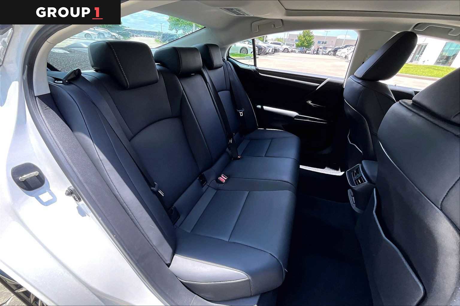 Used 2025 Lexus ES 350 w/ Premium Package FWD image 17