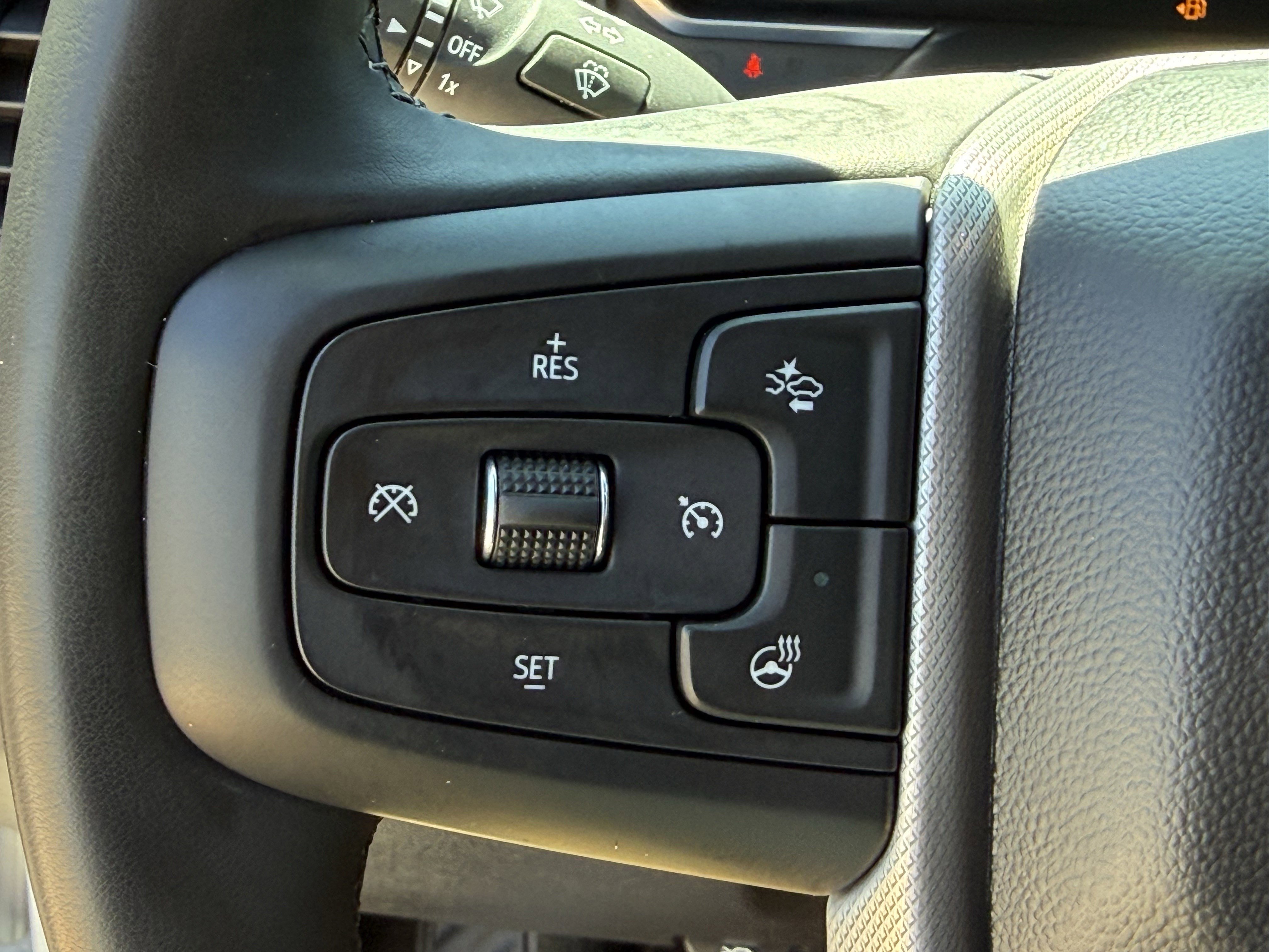 Used 2025 GMC Sierra 3500 Denali AWD/4WD image 16