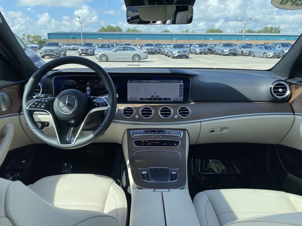 Used 2023 Mercedes-Benz E 450 4MATIC Sedan image 2