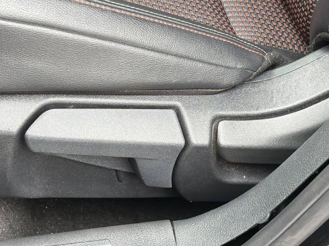 Certified 2025 Nissan Kicks SR FWD image 19