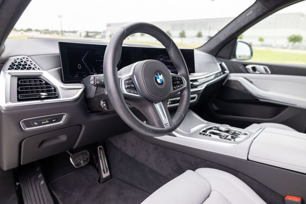 Used 2026 BMW X7 xDrive40i w/ M Sport Package AWD/4WD image 9